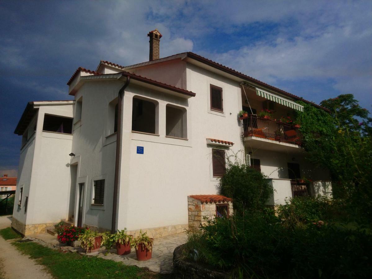 Apartman Dino Tar-Vabriga Exterior photo
